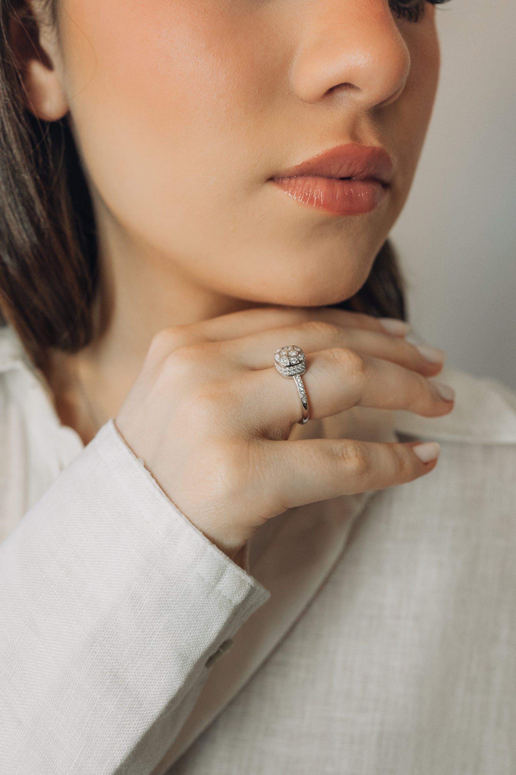 Anel Baú de Zircônias em banho de ródio