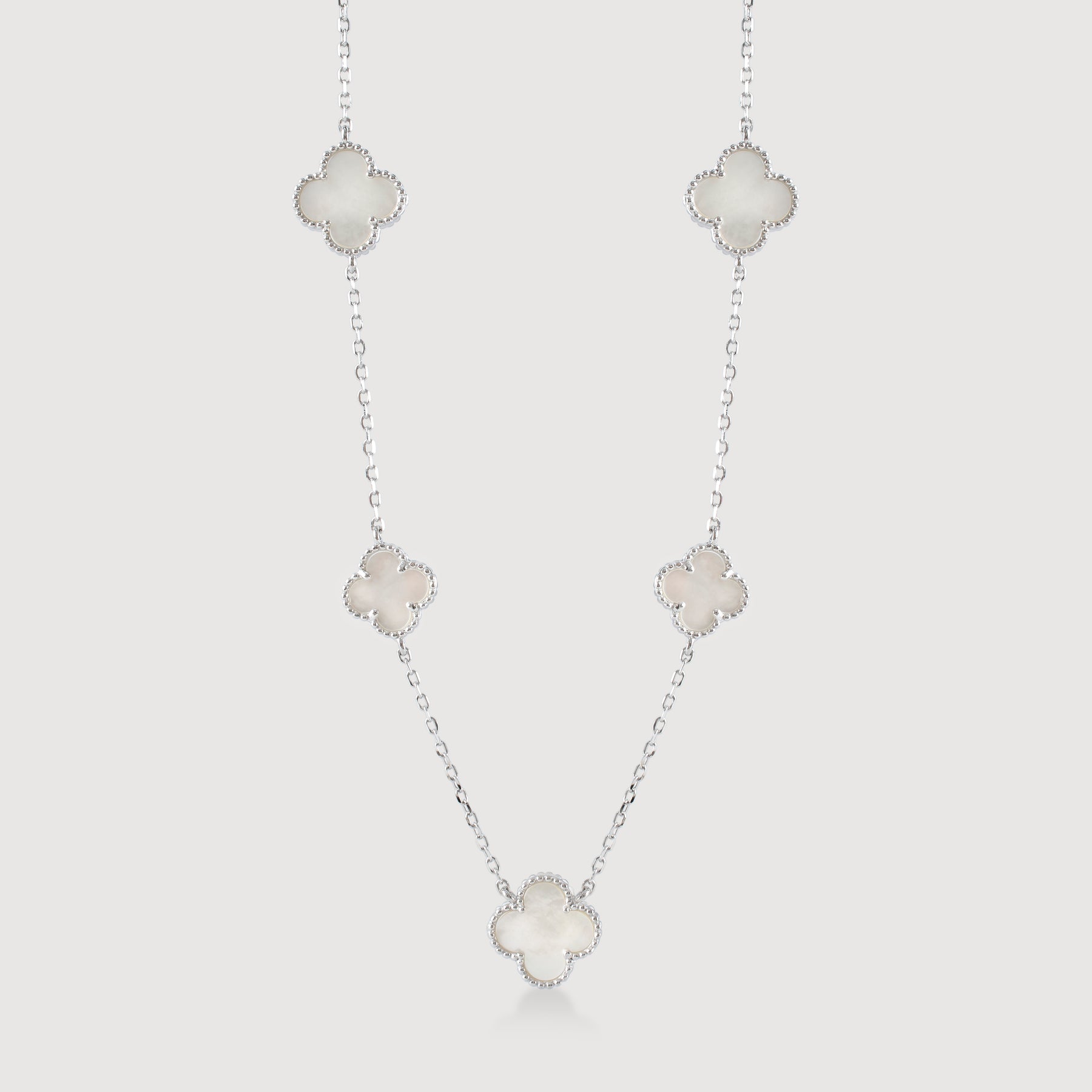 Colar Flor em Madrepérola