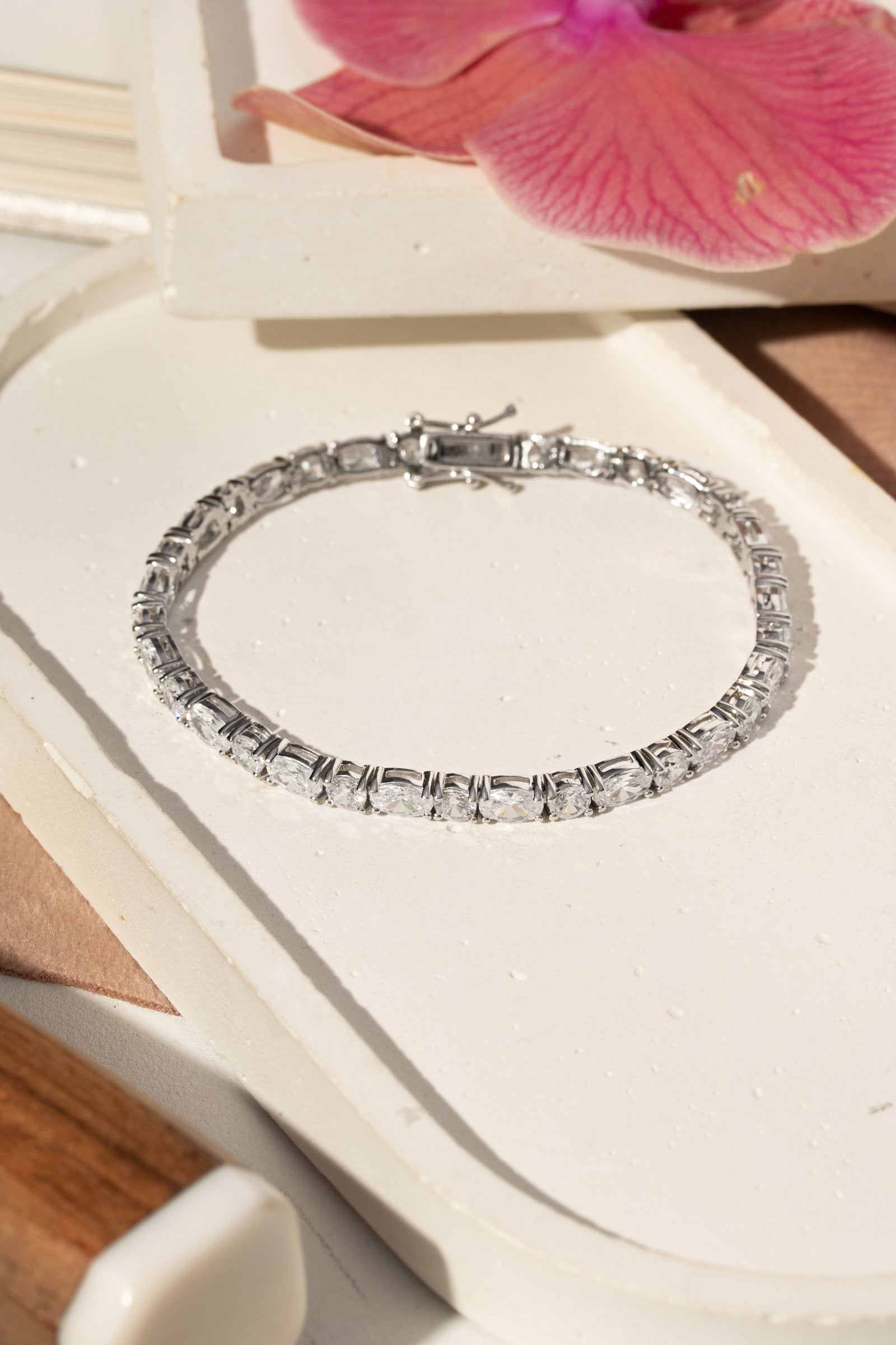 Pulseira Riviera em Zircônias 5A ovais e redondas