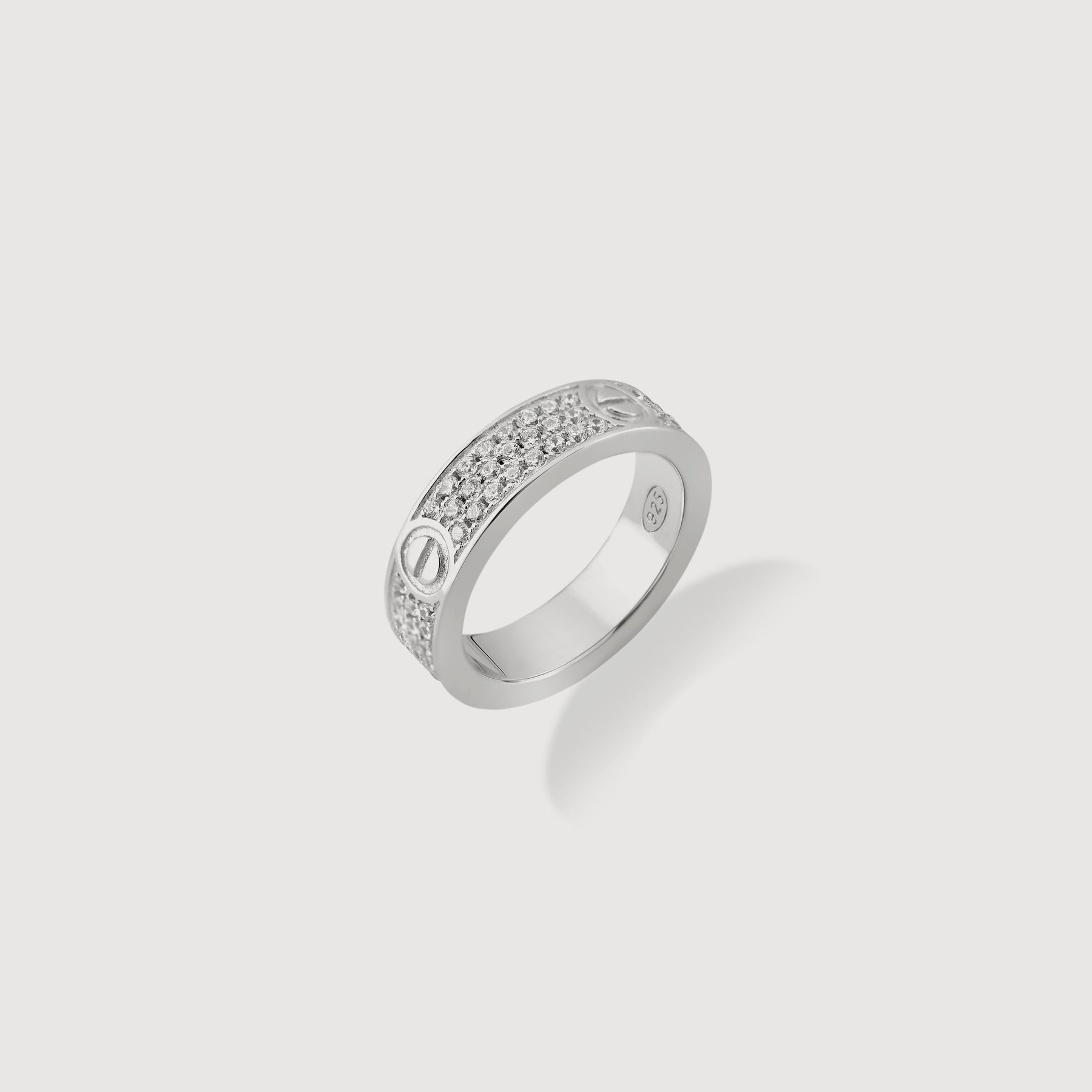 Anel Eterno cravejado de Zircônias