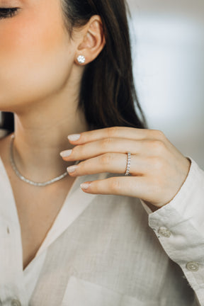 Anel inteiro cravejado 2,5mm Moissanite