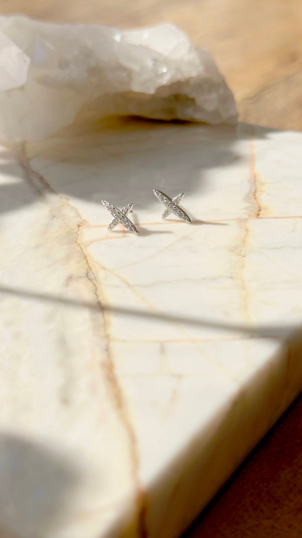 Brinco Estrela 4 pontas de Zircônias Brancas