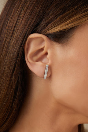 Brinco Haste de Zircônias Brancas