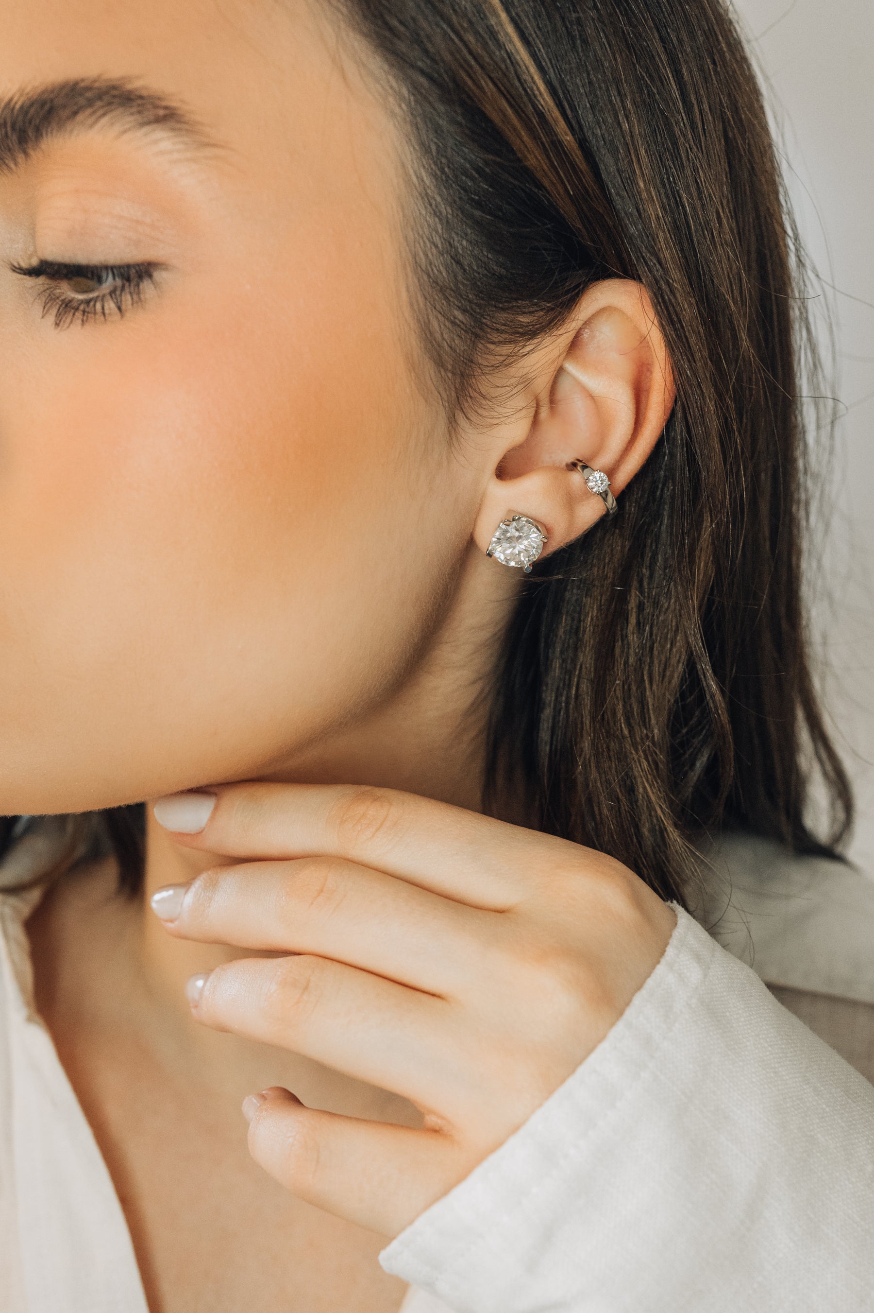 Brinco ponto de luz 10mm Moissanite 4 garras