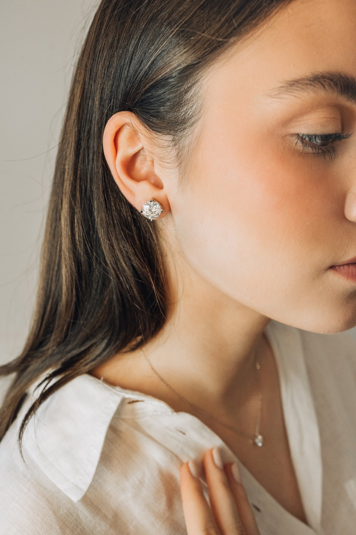 Brinco ponto de luz 10mm Moissanite 4 garras