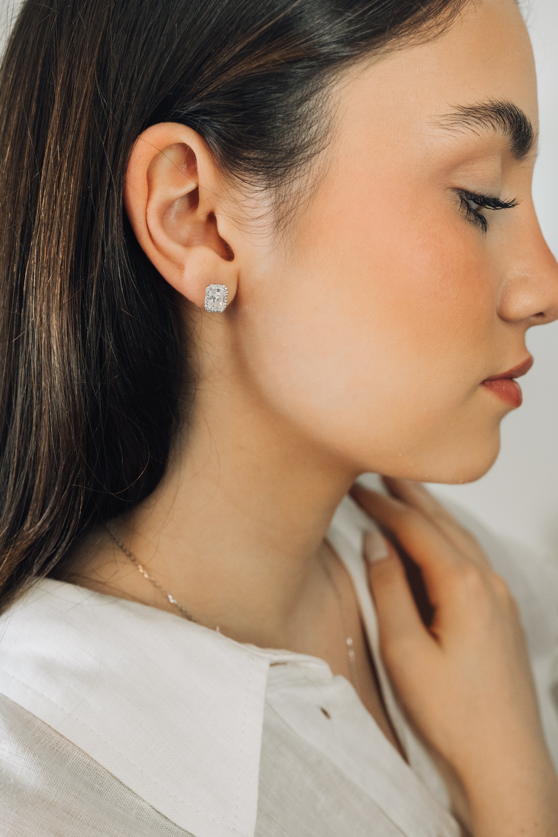 Brinco Retangular Cravejado 5x7x2mm Moissanite