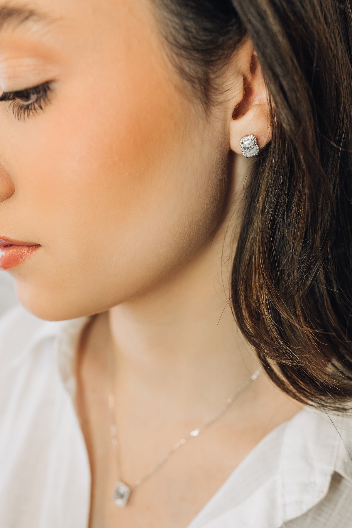 Brinco Retangular Cravejado 5x7x2mm Moissanite