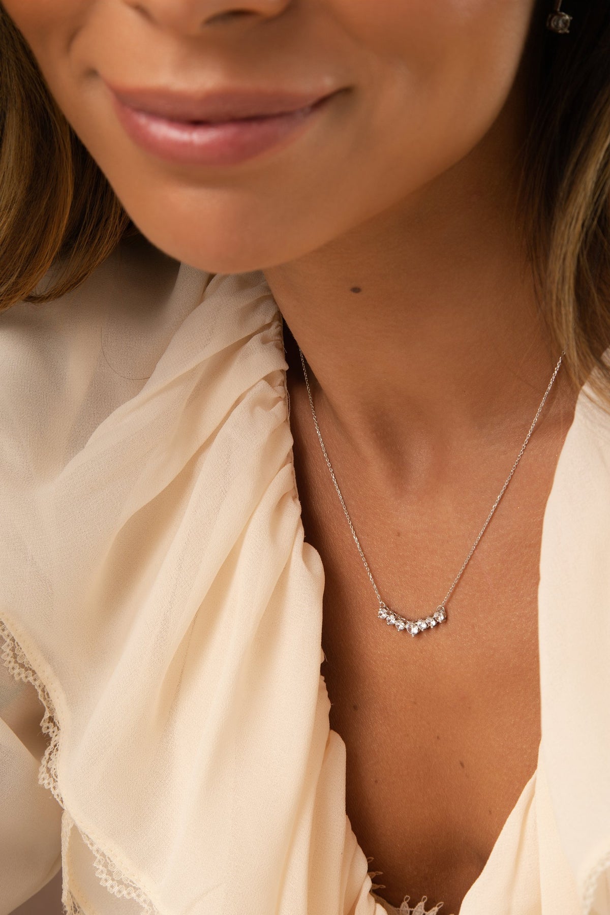 Colar Barra de pontos de Zircônias Brancas