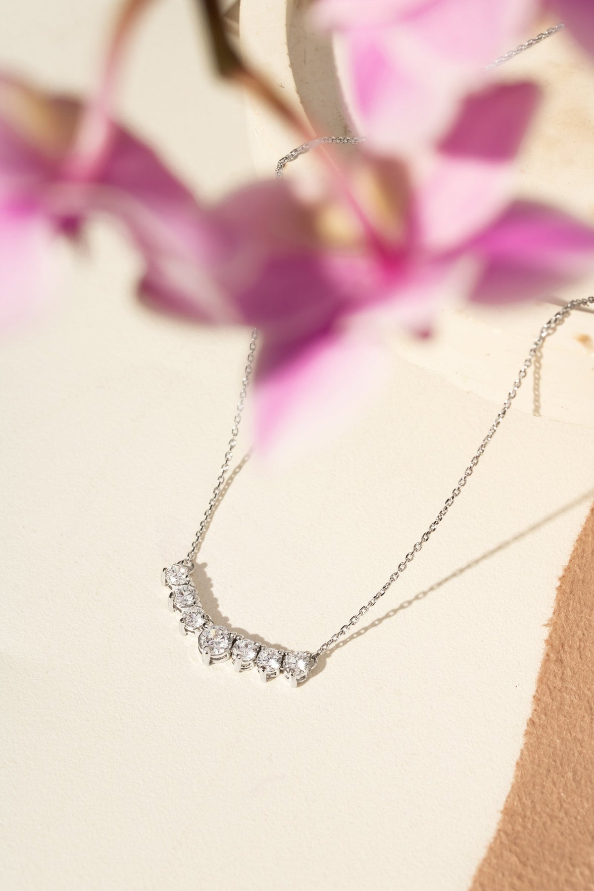 Colar Barra de pontos de Zircônias Brancas