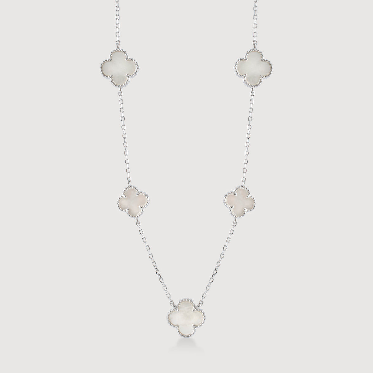 Colar Flor em Madrepérola