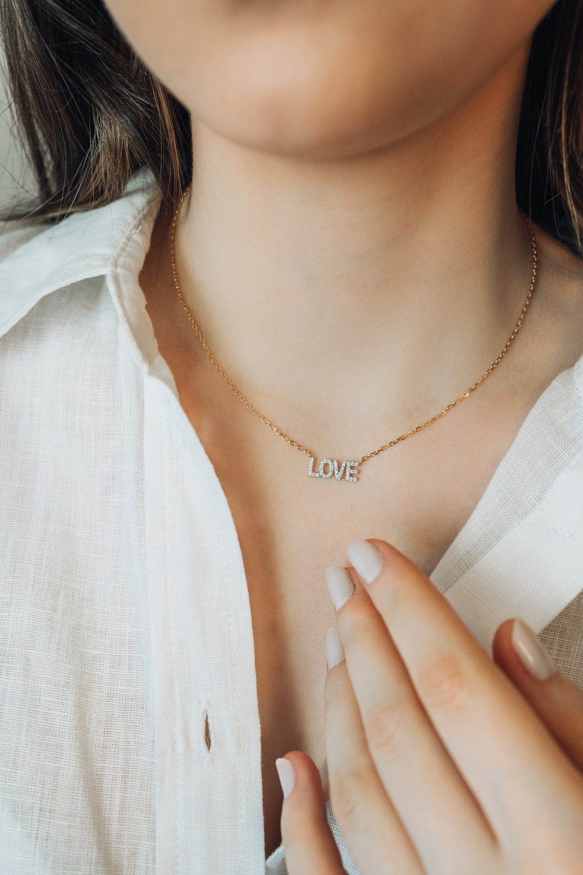 Colar Love em Zircônias em banho de ouro 18k